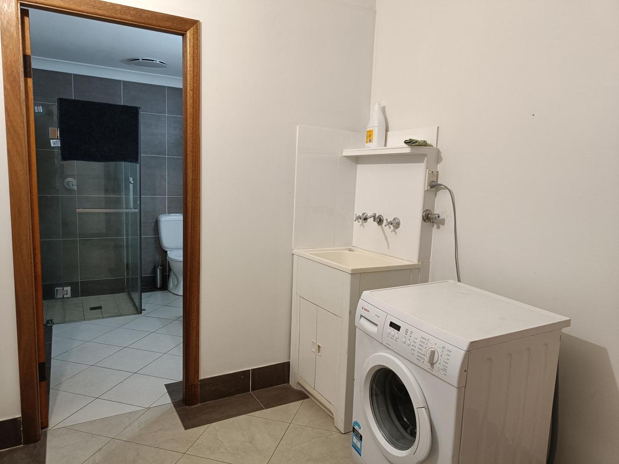 Spacious Queen Room In Large Merrylands Home With Sofa Bed - M2 מראה חיצוני תמונה