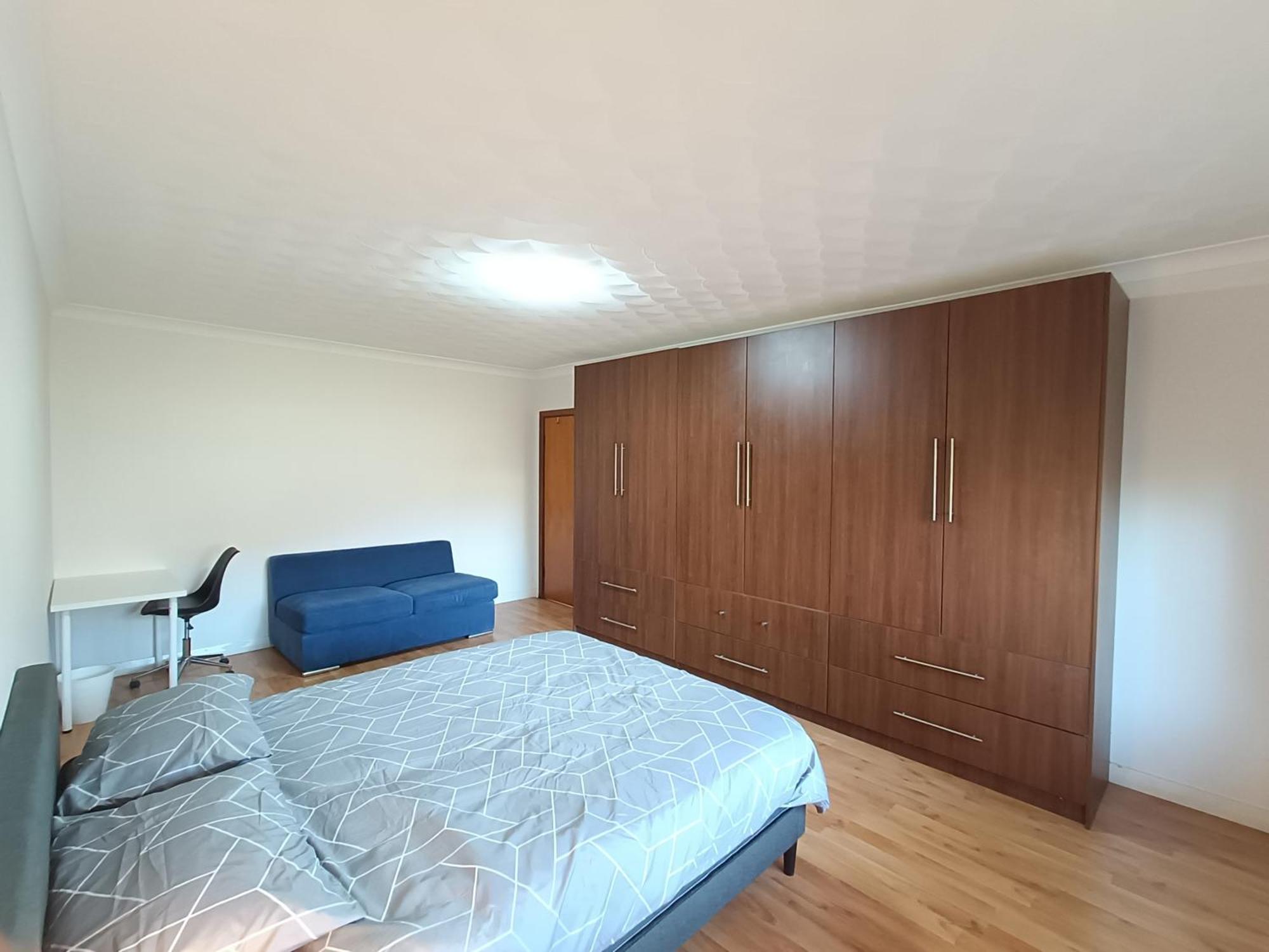 Spacious Queen Room In Large Merrylands Home With Sofa Bed - M2 מראה חיצוני תמונה
