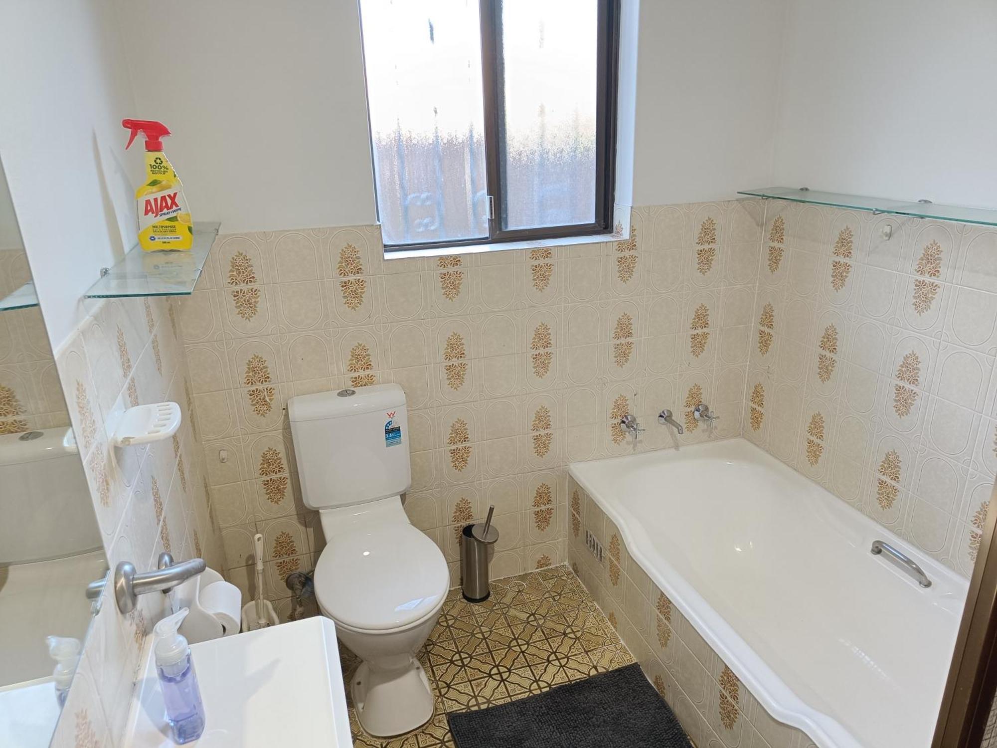 Spacious Queen Room In Large Merrylands Home With Sofa Bed - M2 מראה חיצוני תמונה