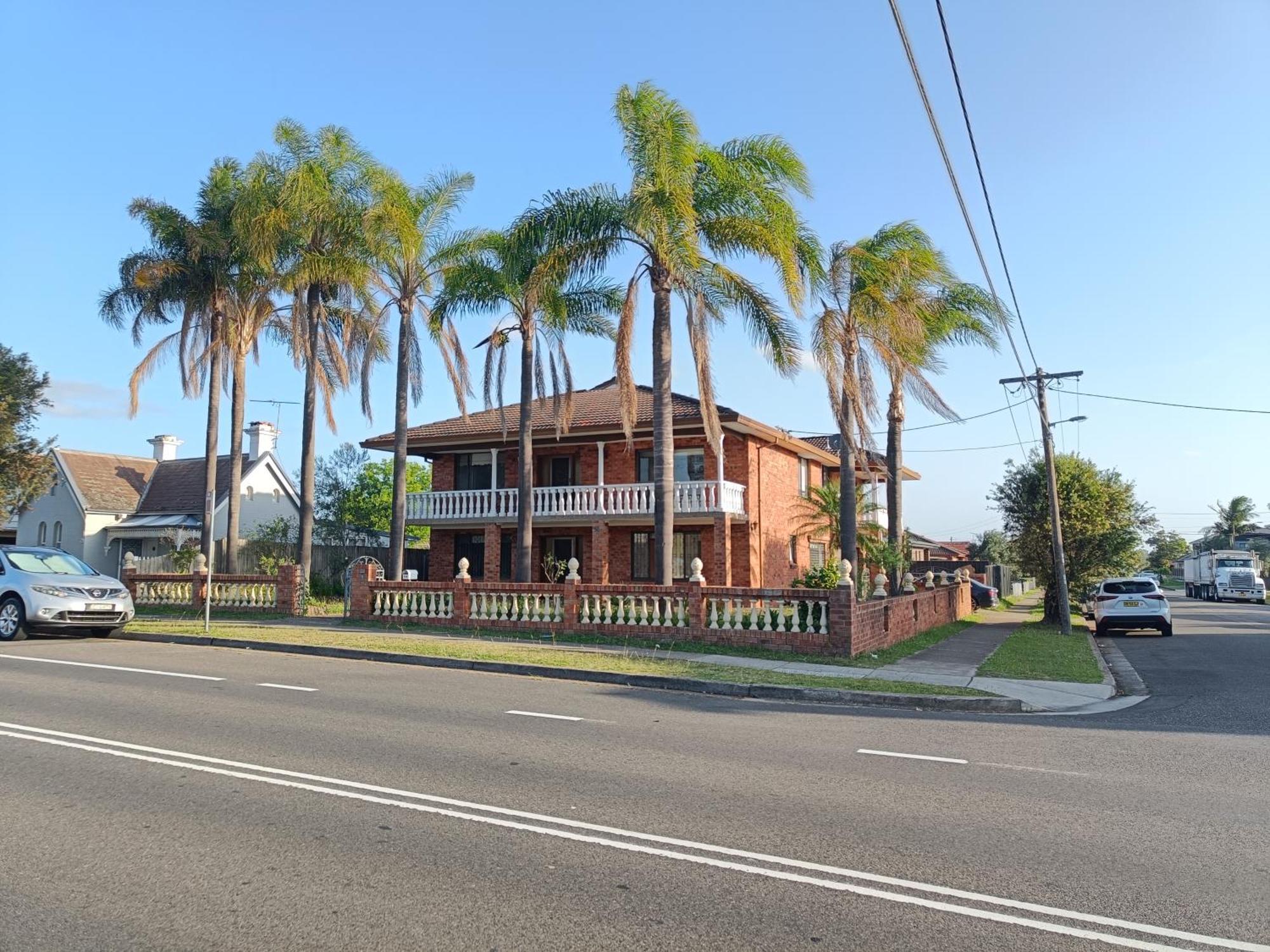Spacious Queen Room In Large Merrylands Home With Sofa Bed - M2 מראה חיצוני תמונה